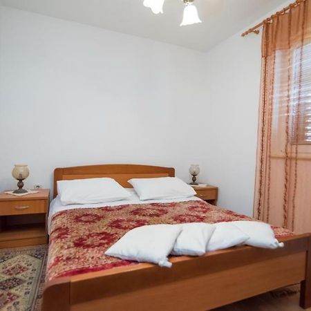 Apartments Longo Supetar Εξωτερικό φωτογραφία