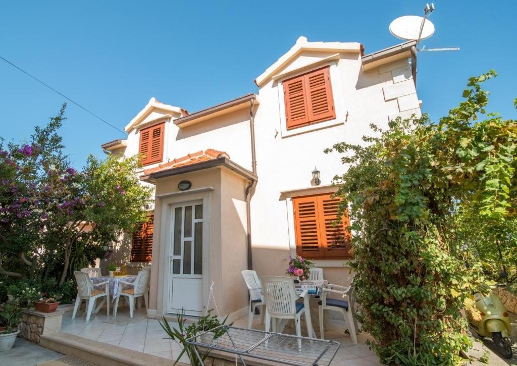 Apartments Longo Supetar Εξωτερικό φωτογραφία