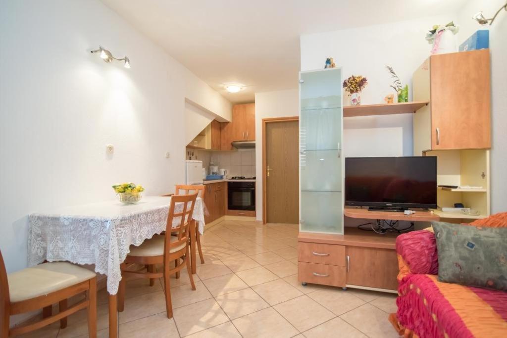 Apartments Longo Supetar Εξωτερικό φωτογραφία