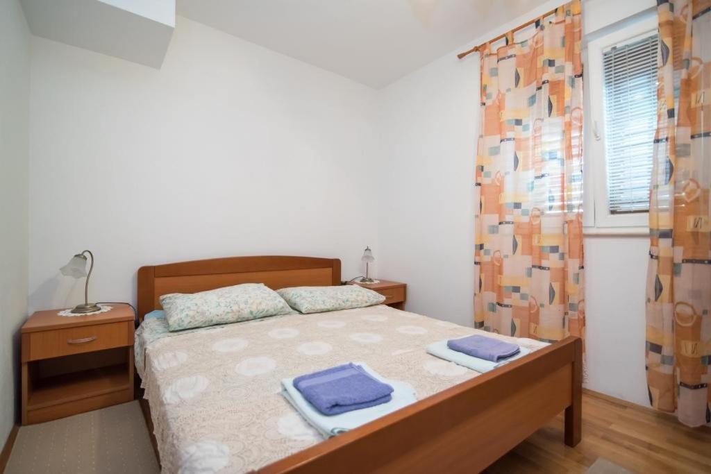 Apartments Longo Supetar Εξωτερικό φωτογραφία