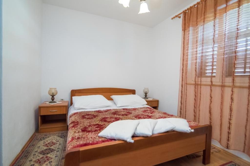 Apartments Longo Supetar Εξωτερικό φωτογραφία