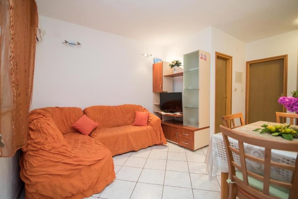 Apartments Longo Supetar Εξωτερικό φωτογραφία