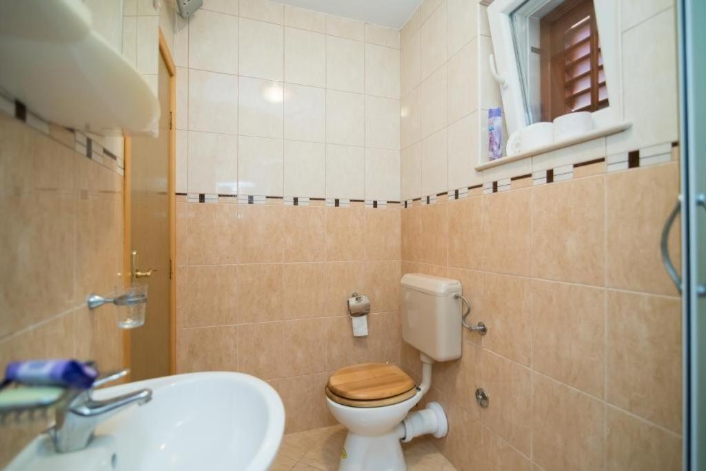 Apartments Longo Supetar Εξωτερικό φωτογραφία
