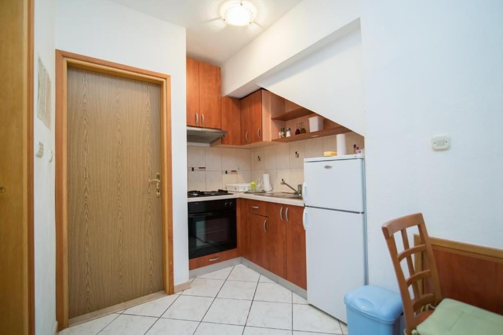 Apartments Longo Supetar Εξωτερικό φωτογραφία